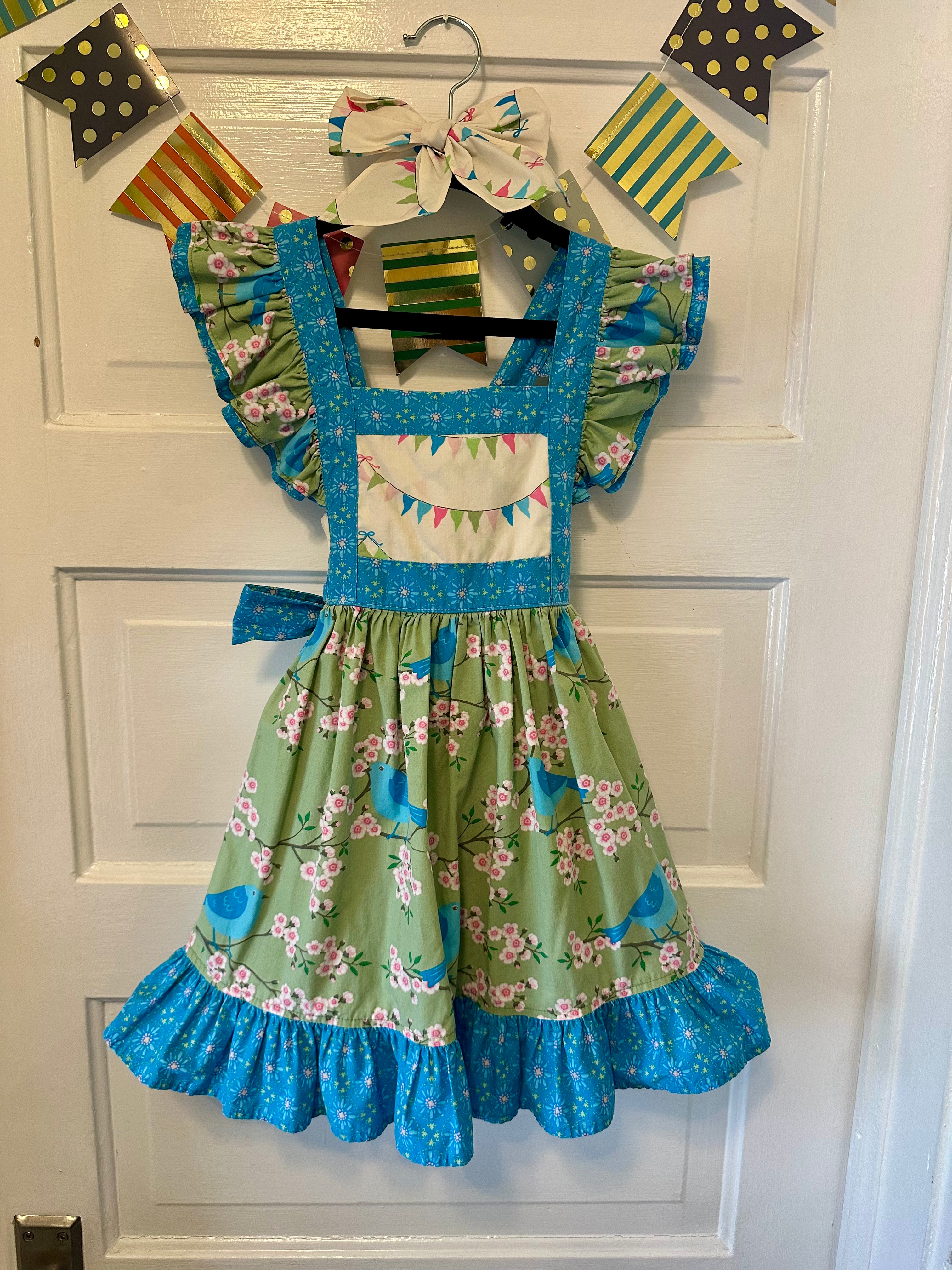 Eleanor Rose 4-5T Blue Bird Flutter Apron Dress w/ Bow-LN Eleanor Rose 4-5T Blue Bird Flutter Apron Dress w/ Bow-LN