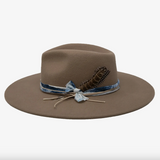 Amelia Hat-Tan