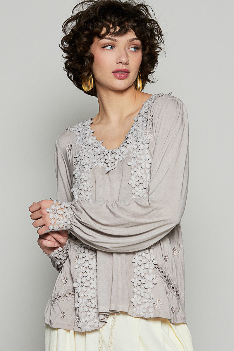 Feminine Floral Embroidery Woven Top