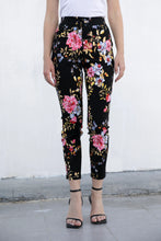 Load image into Gallery viewer, Floral Pull-on Pants

