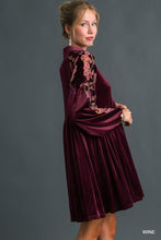 Load image into Gallery viewer, Velvet Floral Burnout Sleeve Tunic
