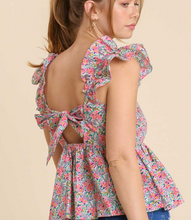 Load image into Gallery viewer, Floral Ruffle Crop top
