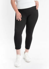 Load image into Gallery viewer, Cropped Capri Leggings
