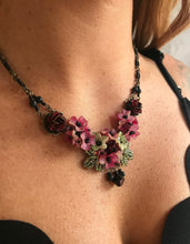 Load image into Gallery viewer, Gypse Rose V Necklace
